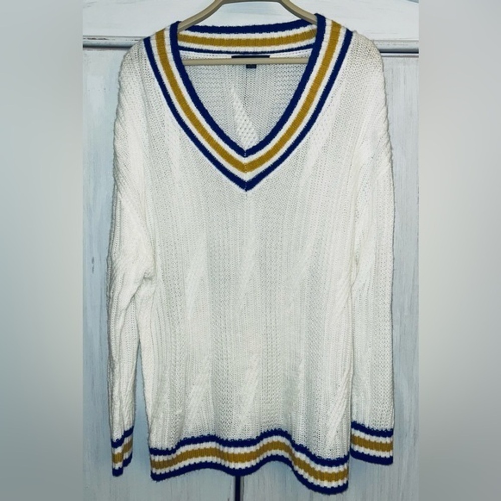 Women’s Boyfriend Sweater Cable Pattern Size Large Preppy Cricket Sweater EUC